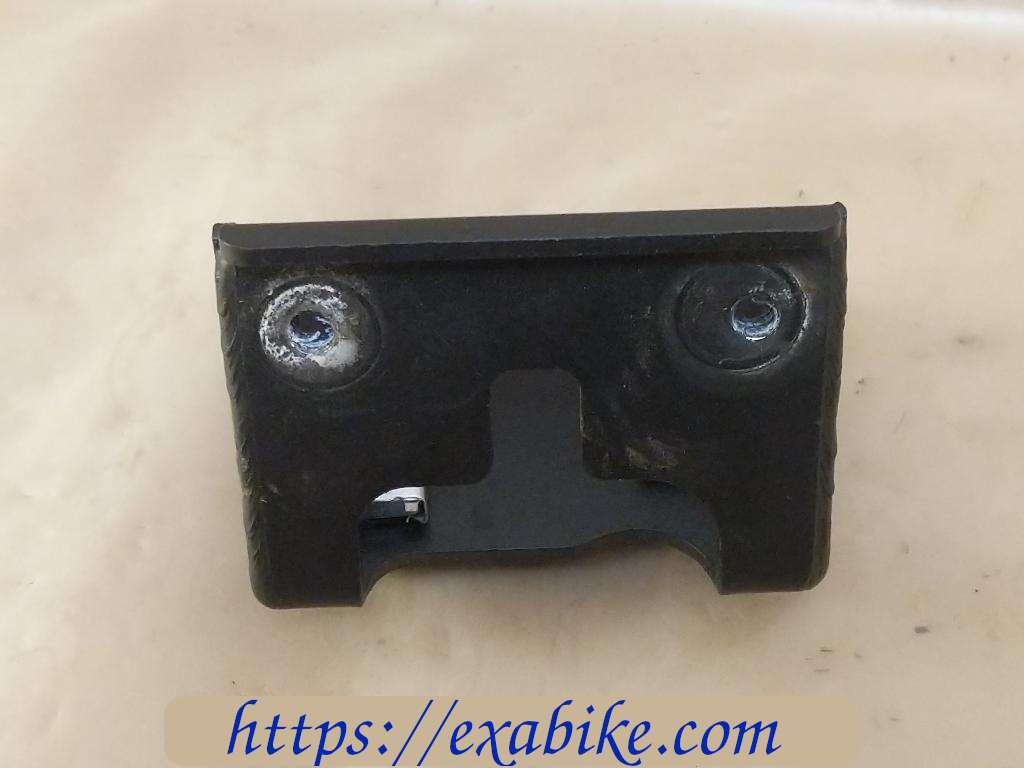 support du verrou de selle Yamaha 300 Tricity - photo 2