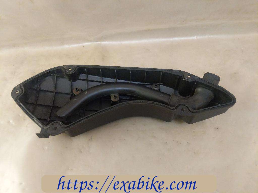 air cleaner box cover Suzuki 125 Burgman - photo 2