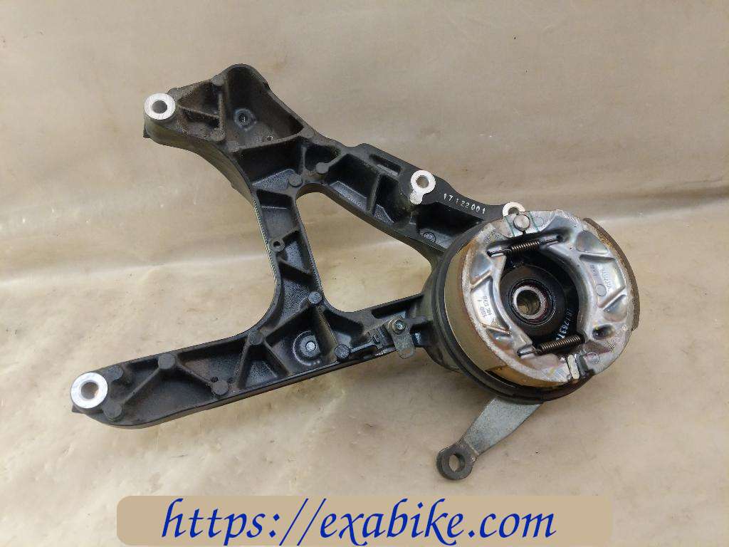 swingarm Yamaha 300 Tricity - photo 2