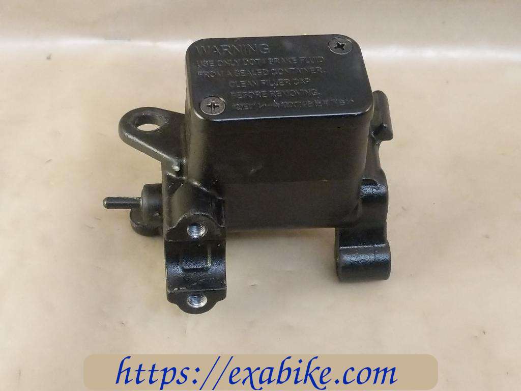 rear master cylinder Yamaha 300 Tricity - photo 1