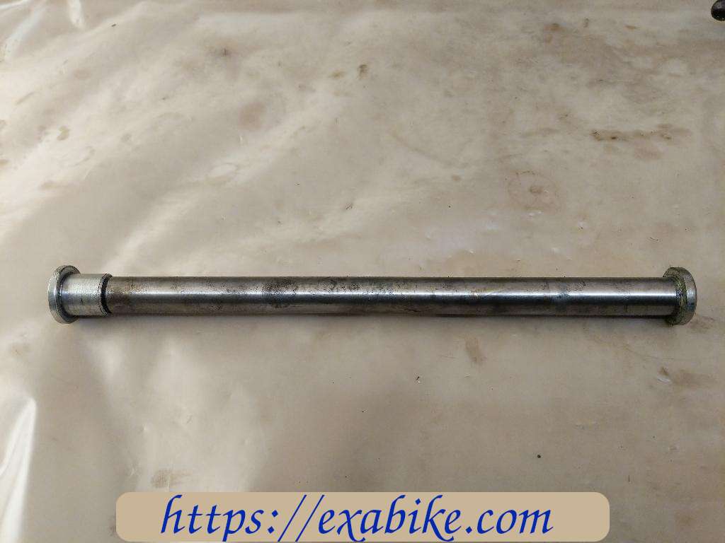 swingarm axle Kawasaki Zephyr 1100 - photo 1