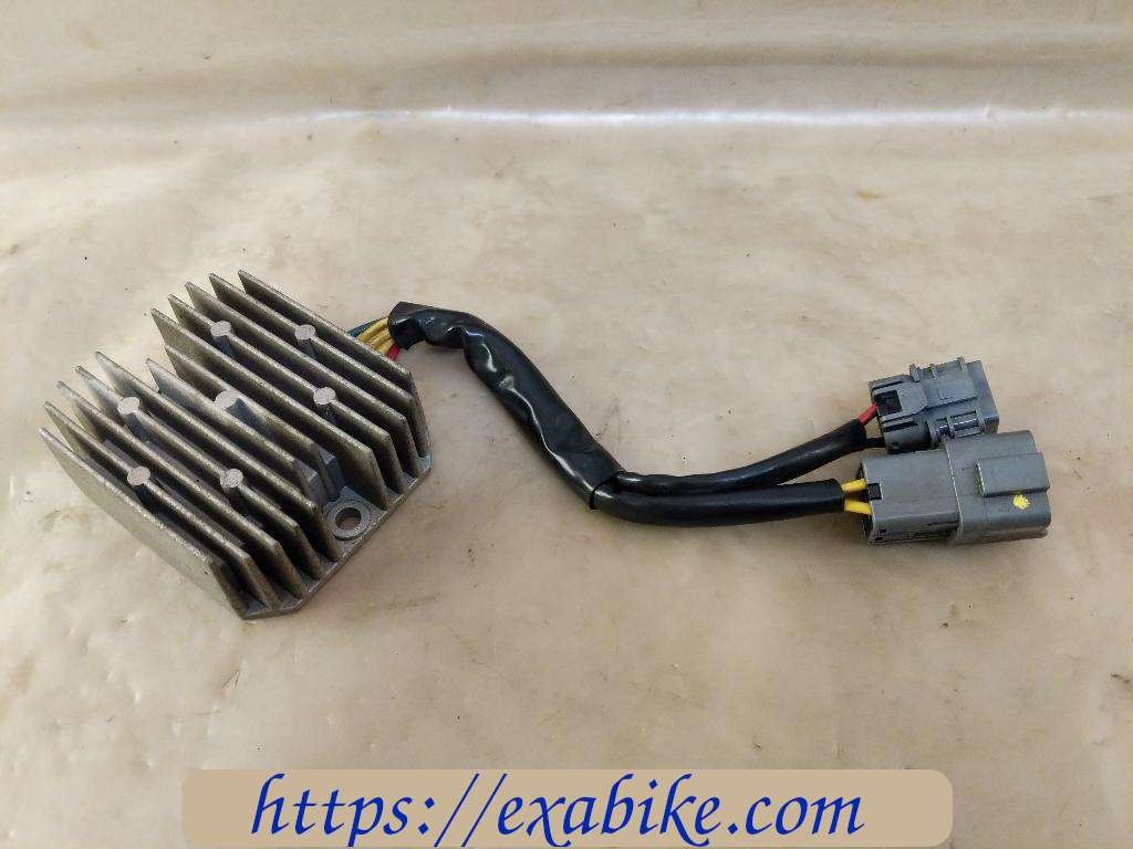 voltage regulator Kymco X-Town 125 - photo 1