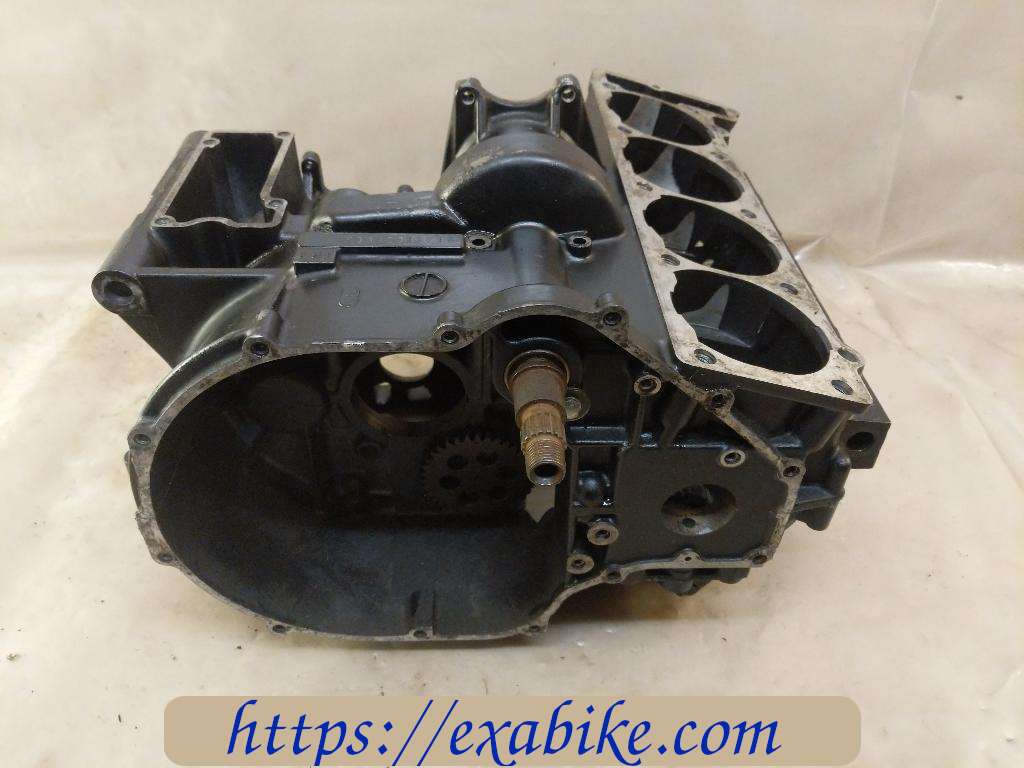 crankcases Kawasaki GPZ 900 Ninja - photo 2