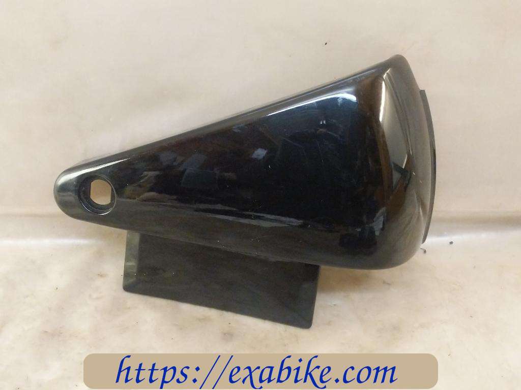 cache latéral droit Kawasaki VN 800 - photo 1