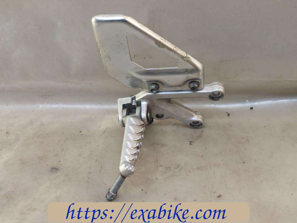 footrest plate, front right Aprilia RSV 1000 - photo 1