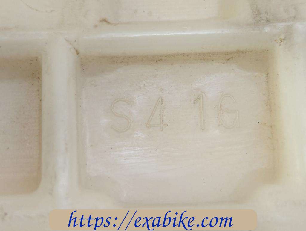 seat, front Suzuki GSXR 1000 - photo 4