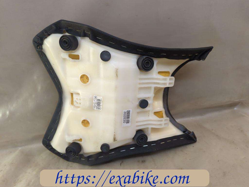 seat, front Kawasaki Z 800 - photo 4