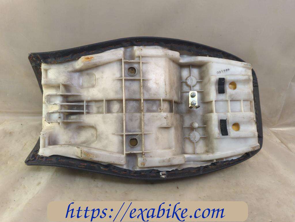 seat Yamaha XJ 600 Diversion - photo 3