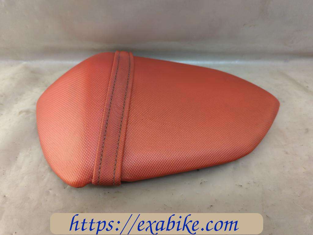 selle arrière Kawasaki Z 750 - photo 1