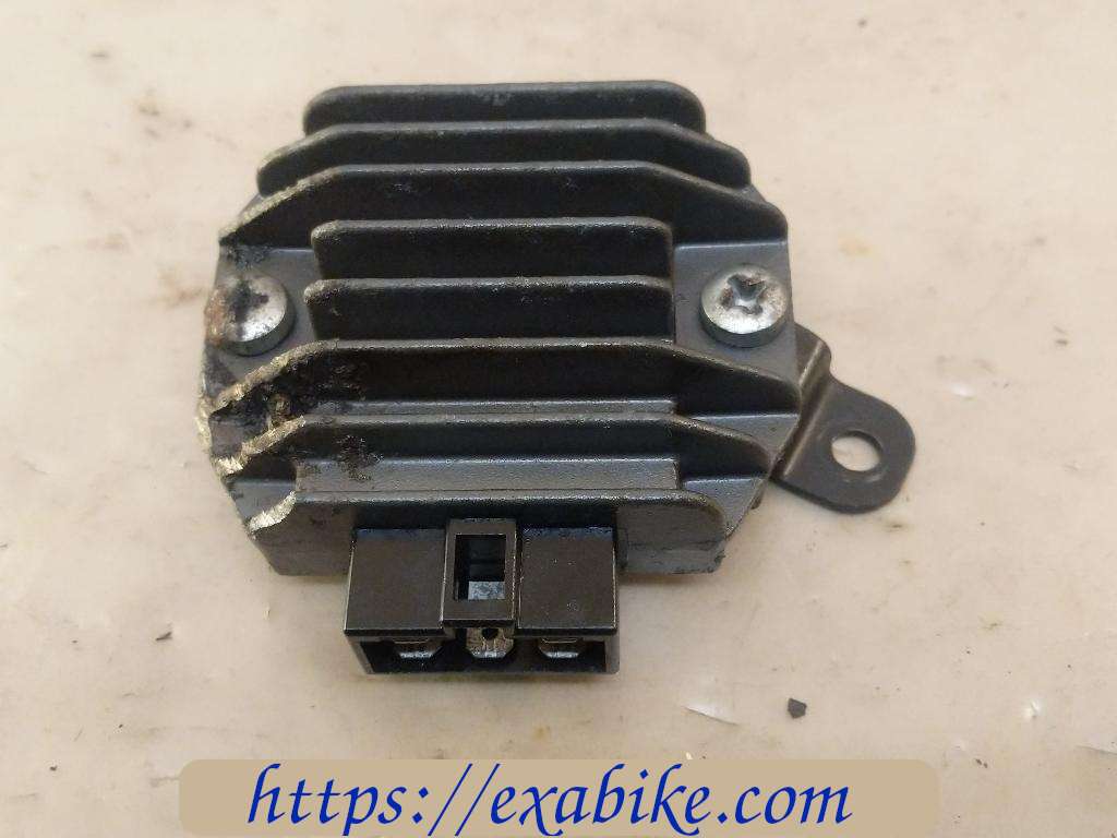 voltage regulator Yamaha 125 Majesty - photo 1