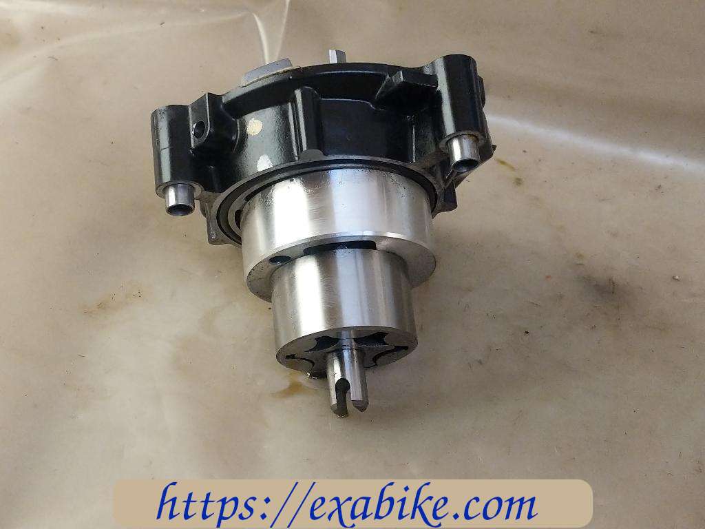 pompe à eau Kawasaki Z1000 - photo 2