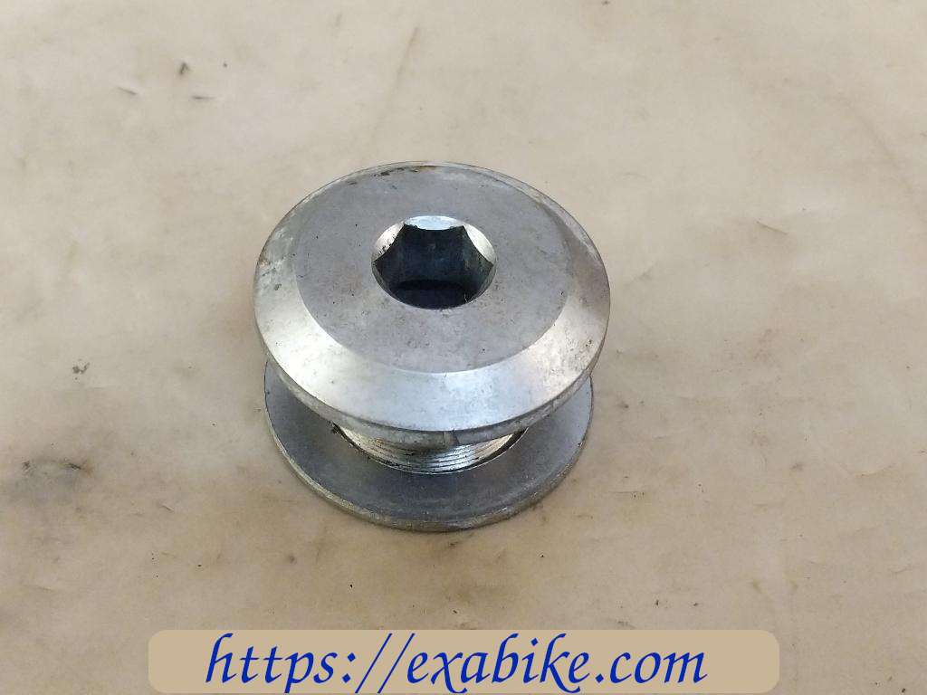 upper fork plate bolt Kawasaki Z1000 - photo 1