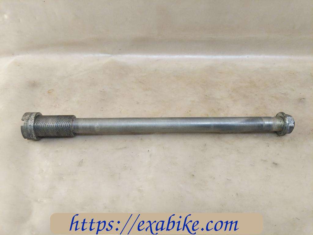 swingarm axle Kawasaki Z1000 - photo 1