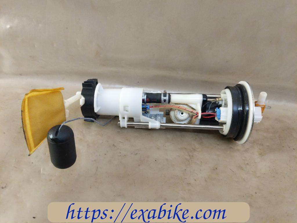 pompe à essence Honda 125 S-Wing - photo 1