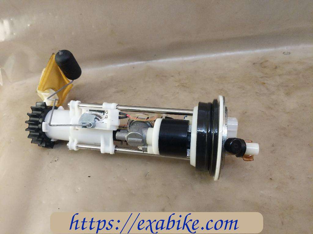 pompe à essence Honda 125 S-Wing - photo 2