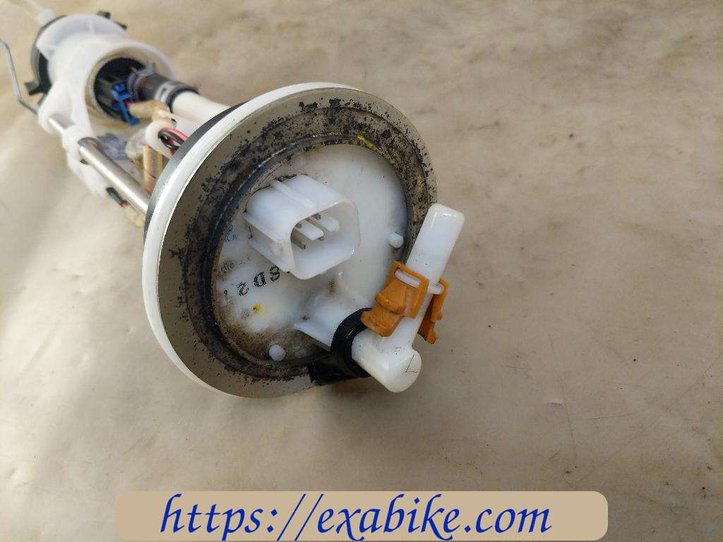 pompe à essence Honda 125 S-Wing - photo 3