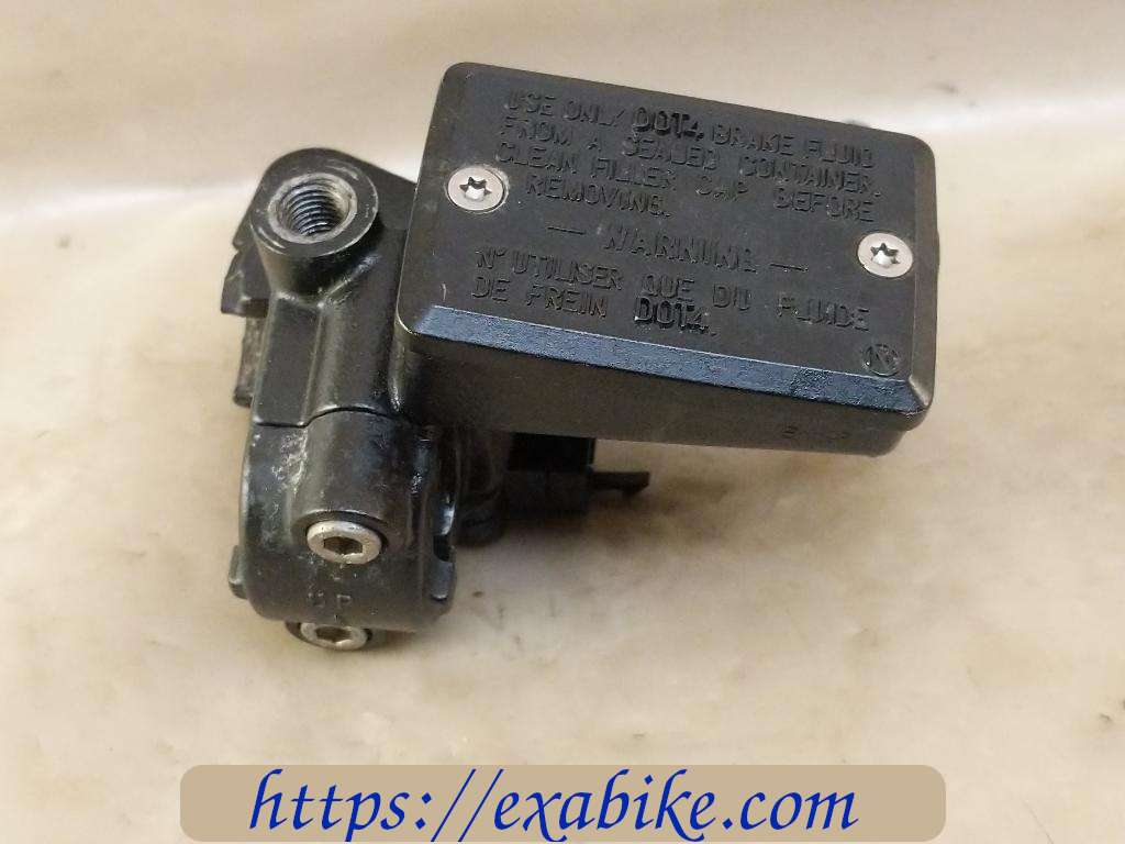 clutch master cylinder Kawasaki ZRX 1100 - photo 1
