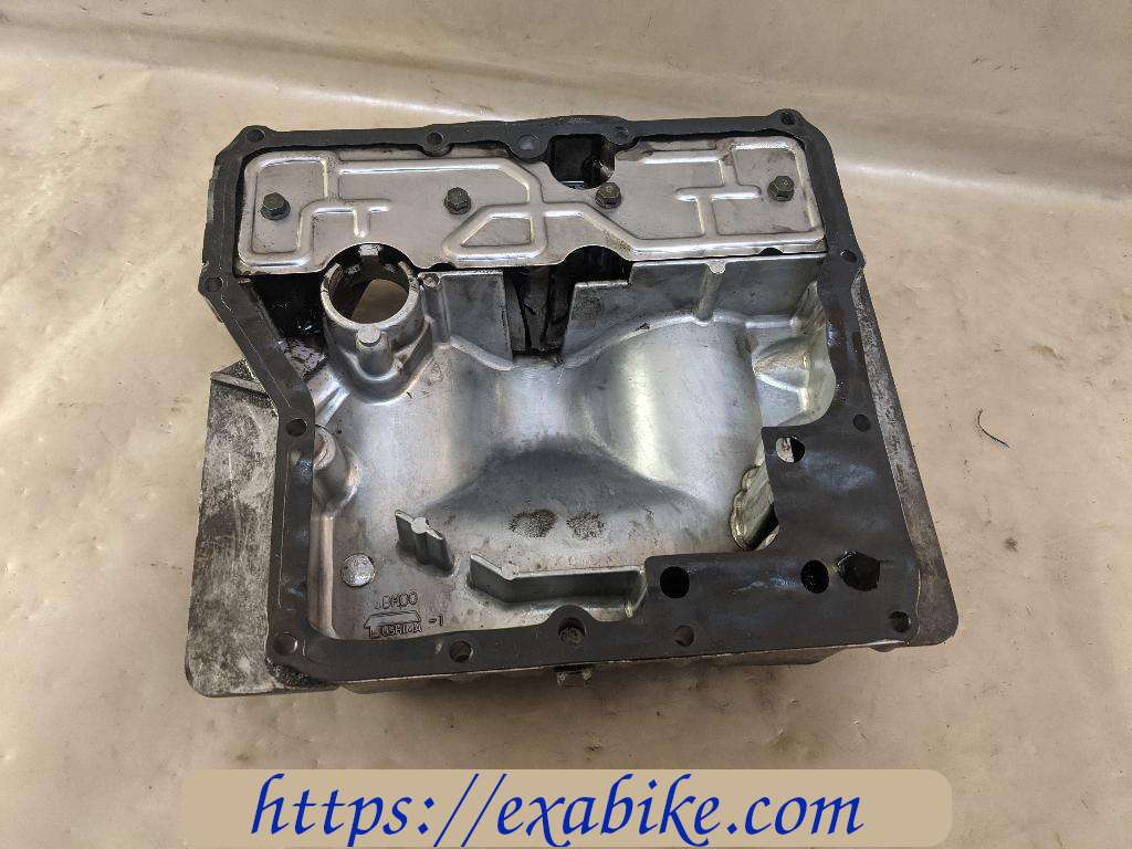 oil pan Yamaha GTS 1000 - photo 2