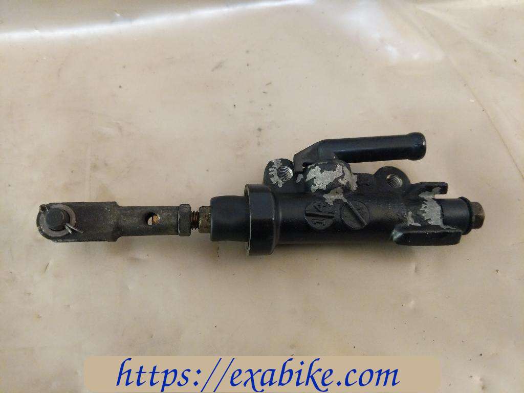 rear master cylinder Yamaha GTS 1000 - photo 2