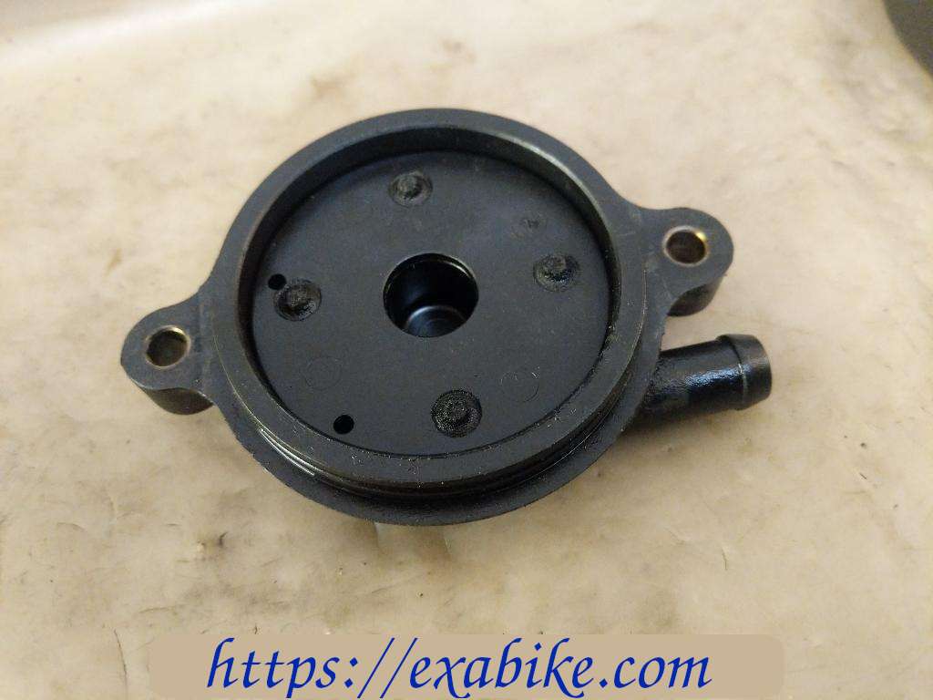 cylinder head side cover Sym Mio - photo 2