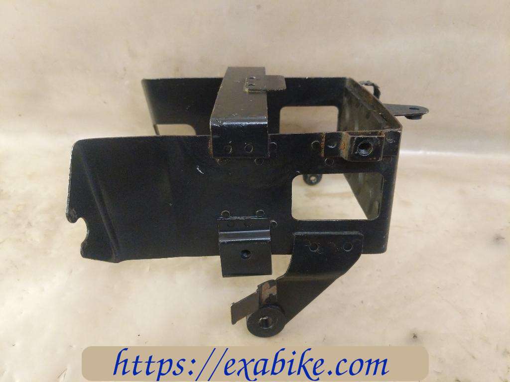 battery box Suzuki GSXR 1100 - photo 2
