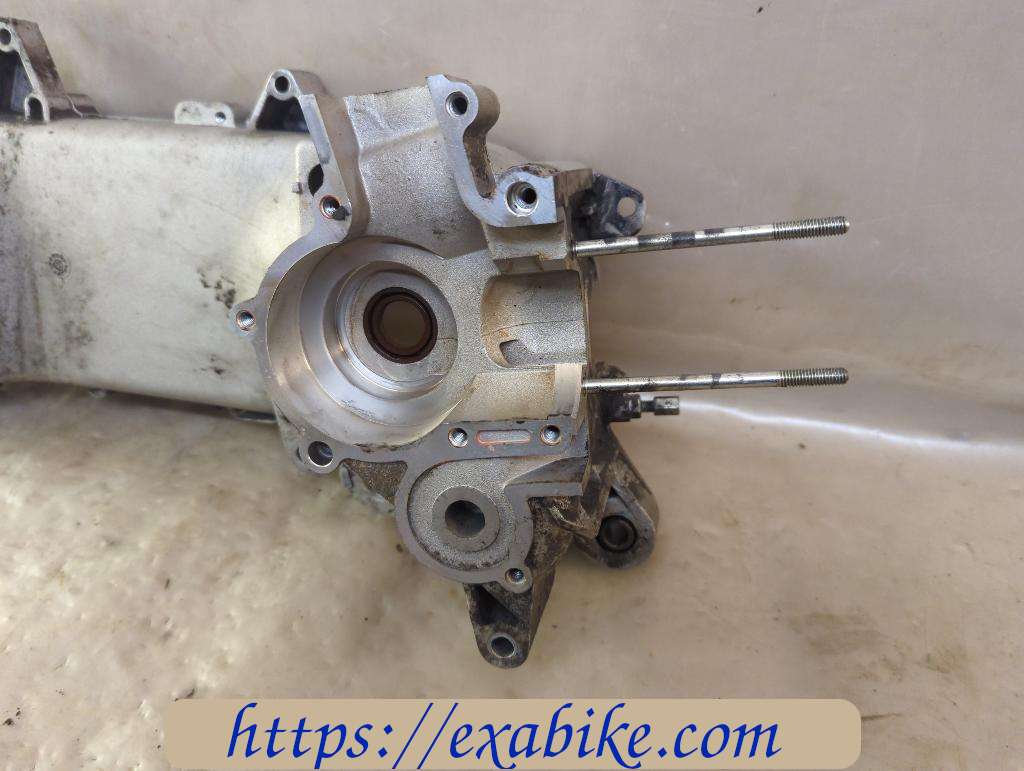carter moteur gauche Piaggio 50 New Typhoon - photo 2