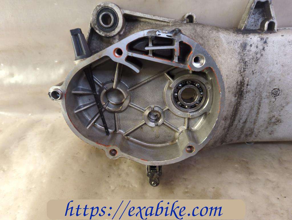 carter moteur gauche Piaggio 50 New Typhoon - photo 3