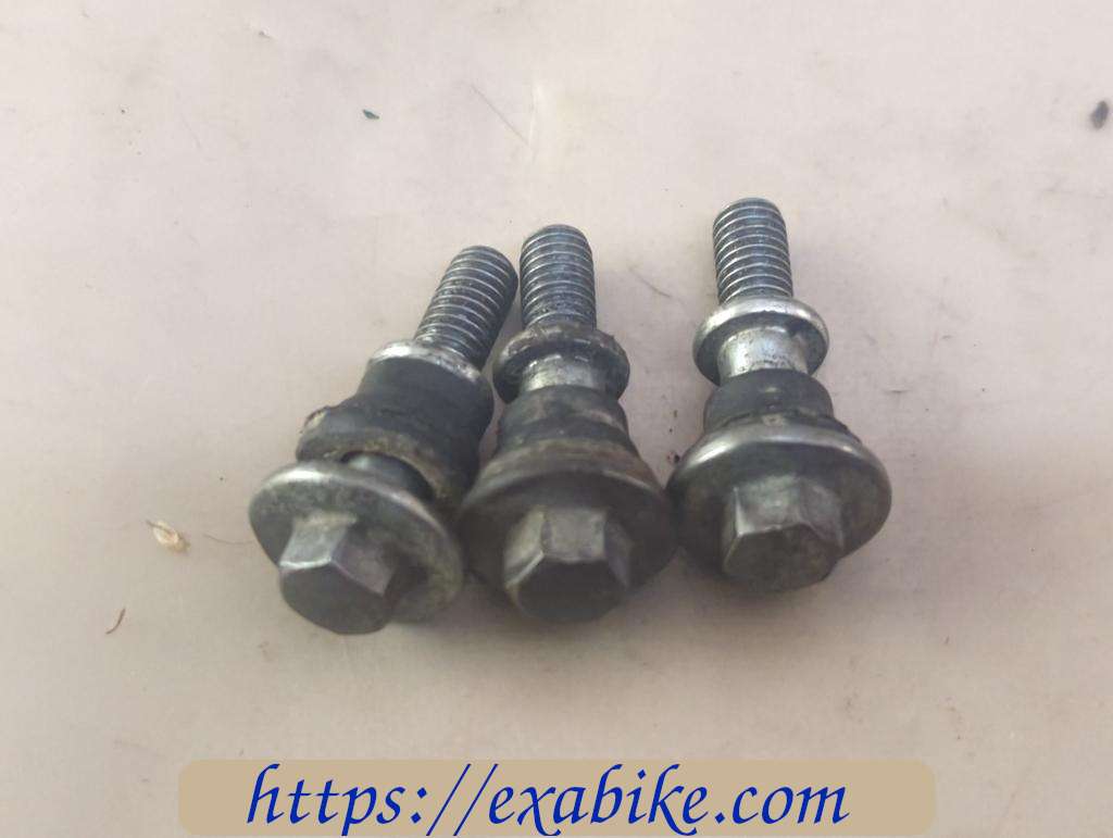 kick starter case screws Kymco 50 Agility - photo 1
