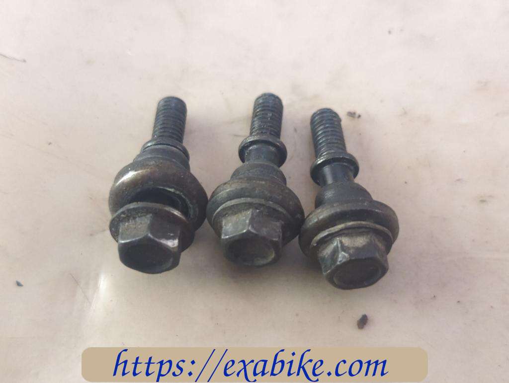 kick starter case screws Yamaha Cygnux X - photo 1
