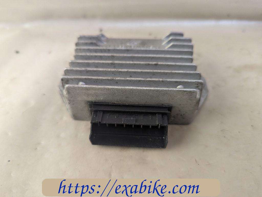 voltage regulator Piaggio Zip 50 - photo 1