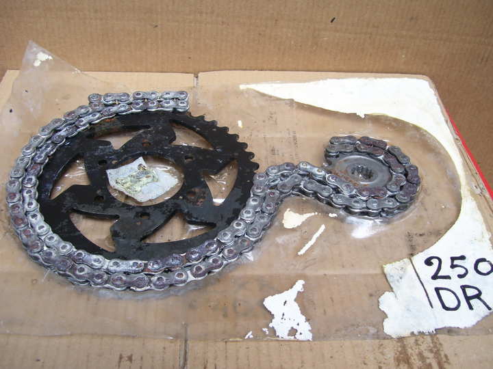 chain kit never used Suzuki DR 250 - photo 1