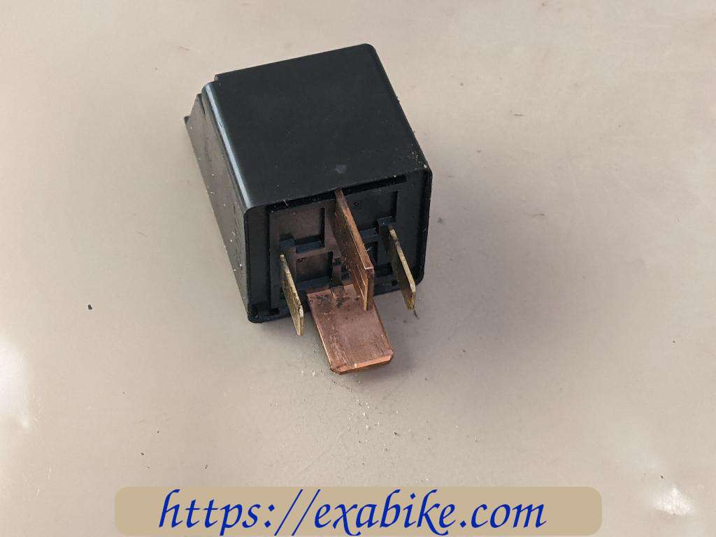 starting motor relay Piaggio Zip 50 - photo 1