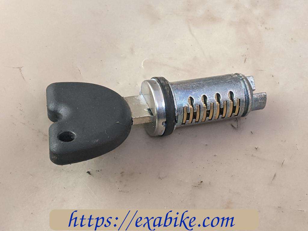 lock Piaggio Zip 50 - photo 1