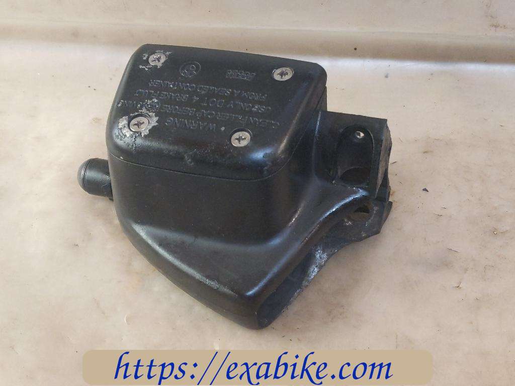 clutch master cylinder BMW R1150RS - photo 2