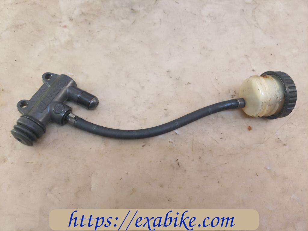 rear master cylinder BMW R1150RS - photo 1