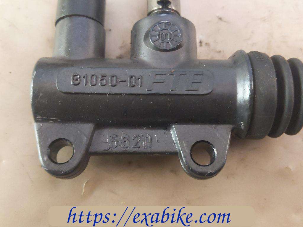 rear master cylinder BMW R1150RS - photo 2