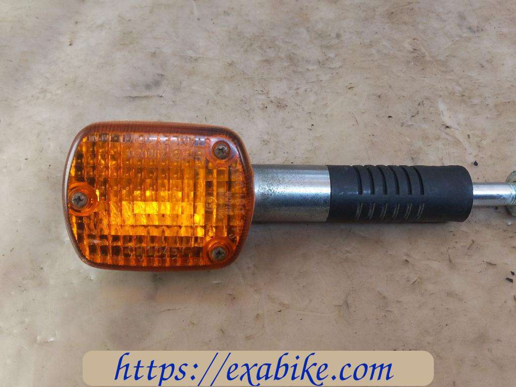 turn signal, front left Honda Rebel 125 - photo 1
