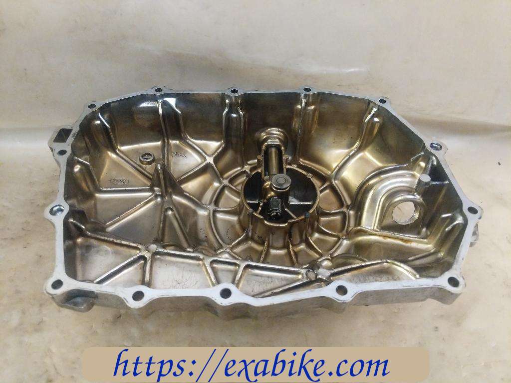 clutch cover Honda VT 750 Shadow - photo 4