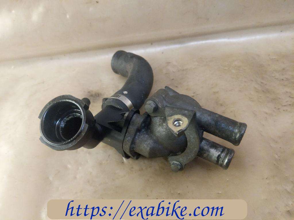 thermostat case Honda VT 750 Shadow - photo 1