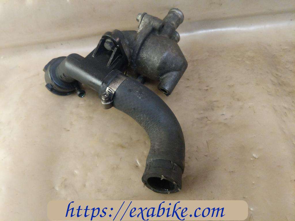thermostat case Honda VT 750 Shadow - photo 2