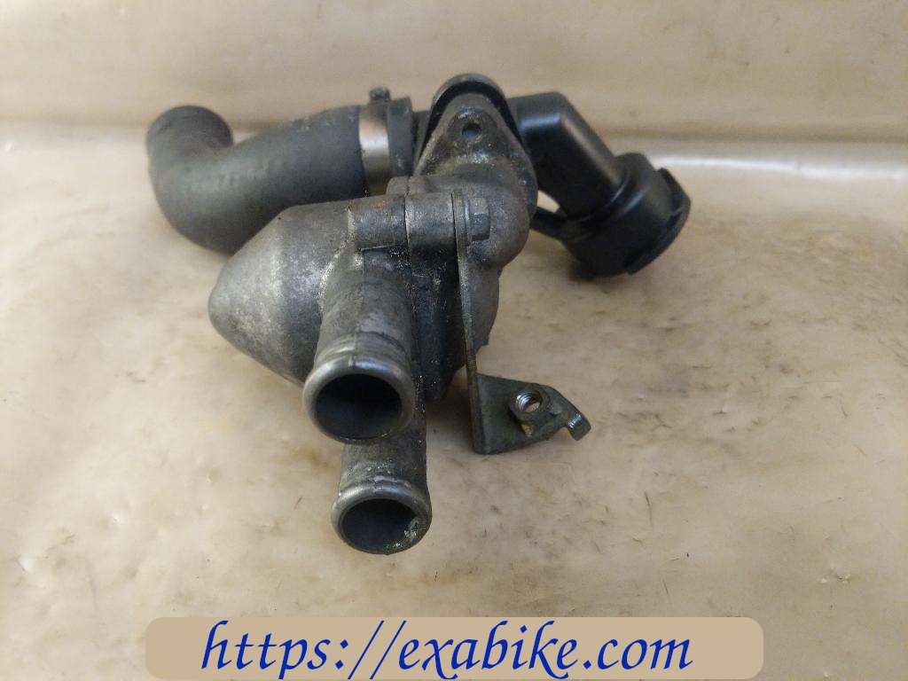 thermostat case Honda VT 750 Shadow - photo 3