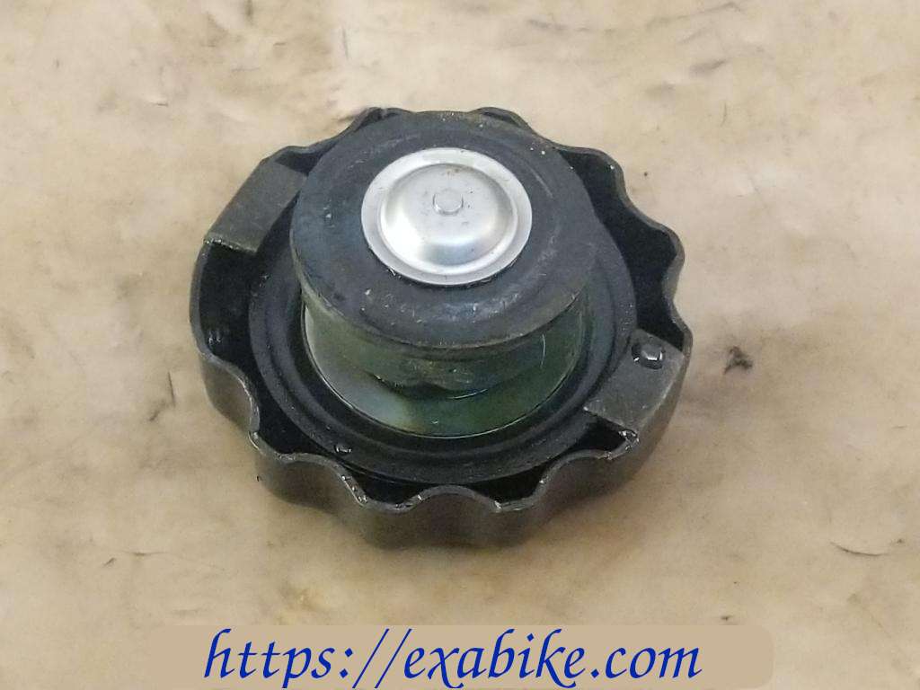 radiator cap Honda VT 750 Shadow - photo 2