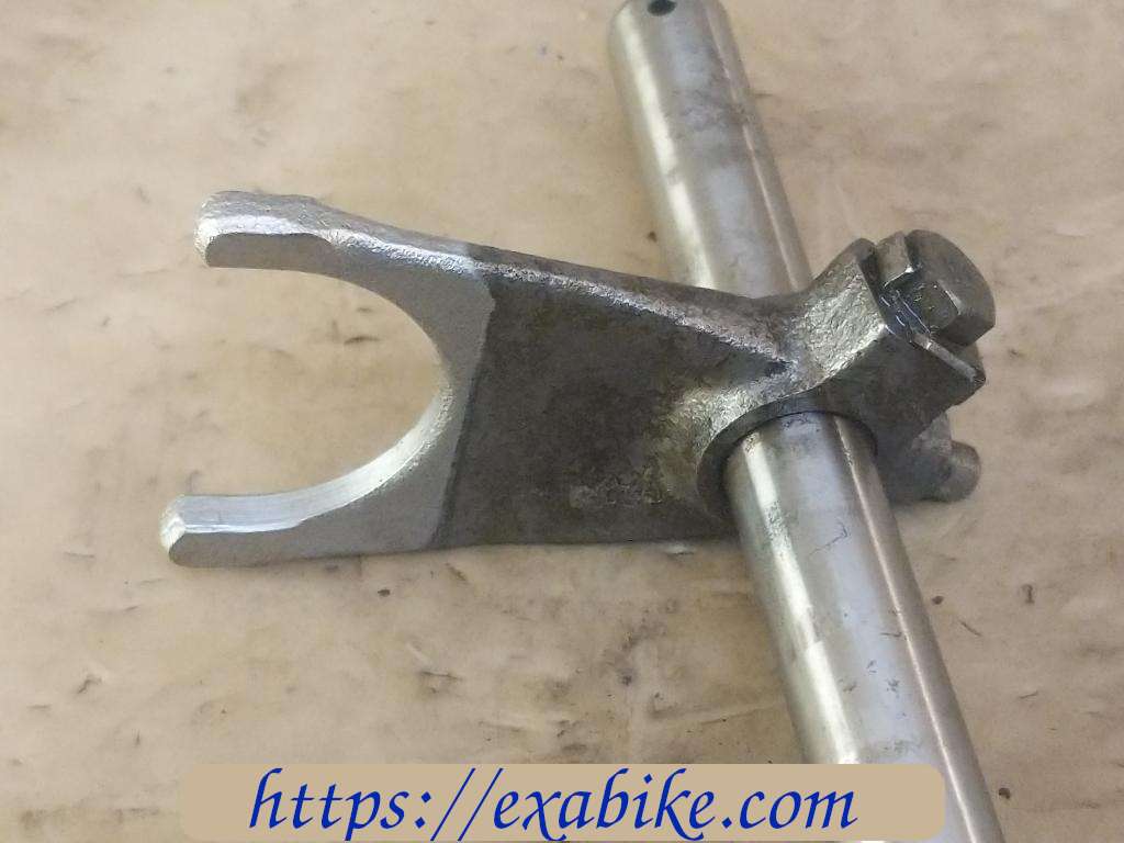 fourchette de boite milieu Honda XL 600 LM - photo 1