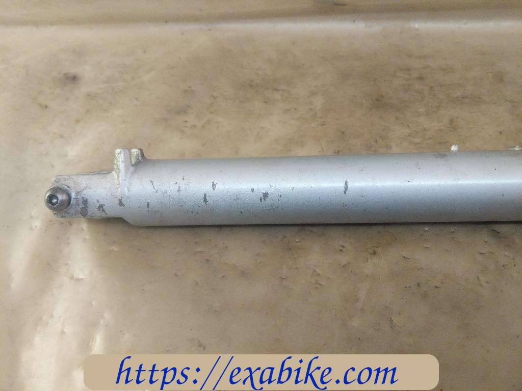 lower fork case, left Honda Varadero 125 - photo 3