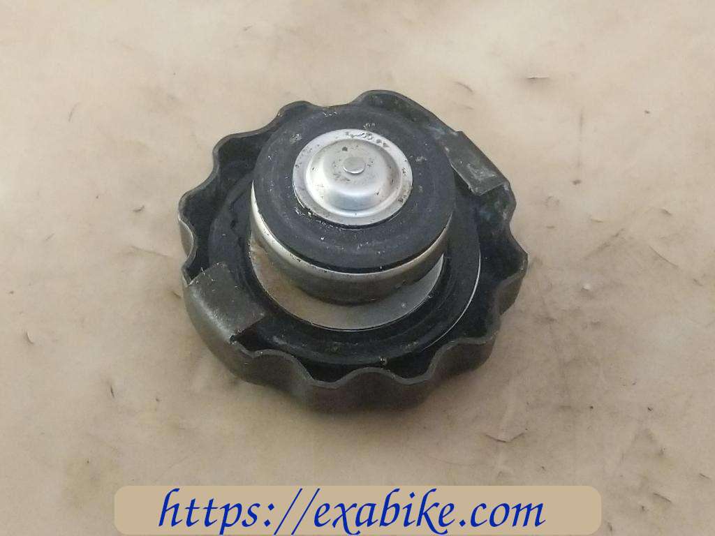 radiator cap Honda Varadero 125 - photo 2