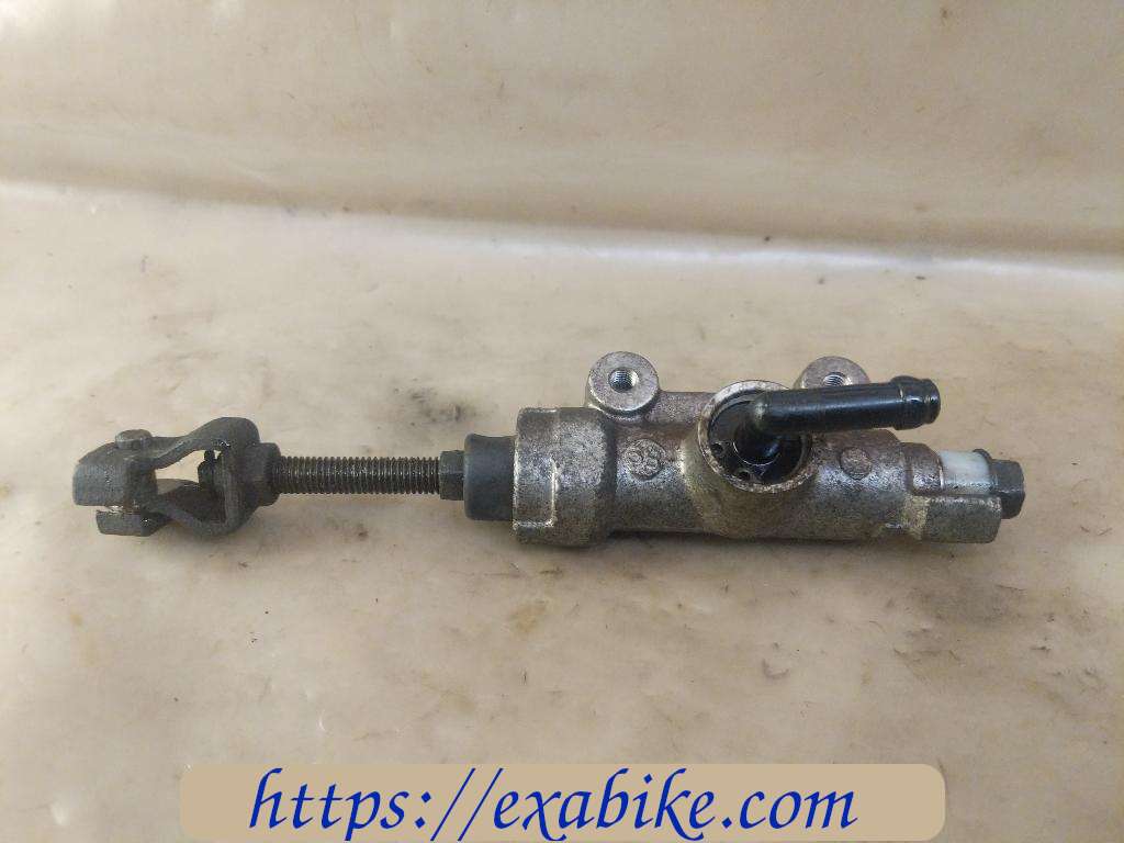 rear master cylinder Honda Varadero 125 - photo 2