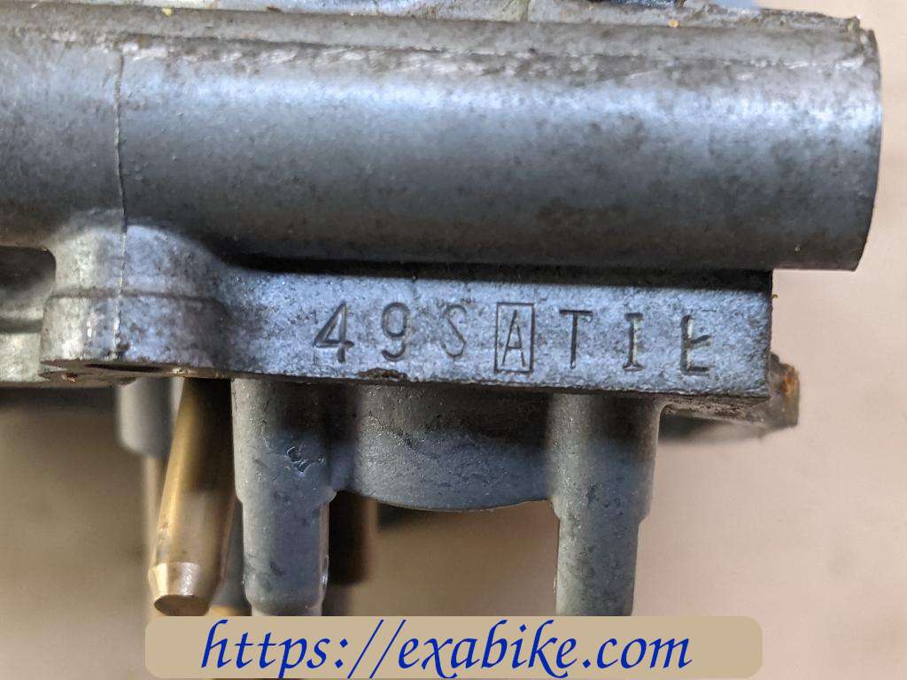 corps de carburateur milieu droit Honda Hornet 600 - photo 6