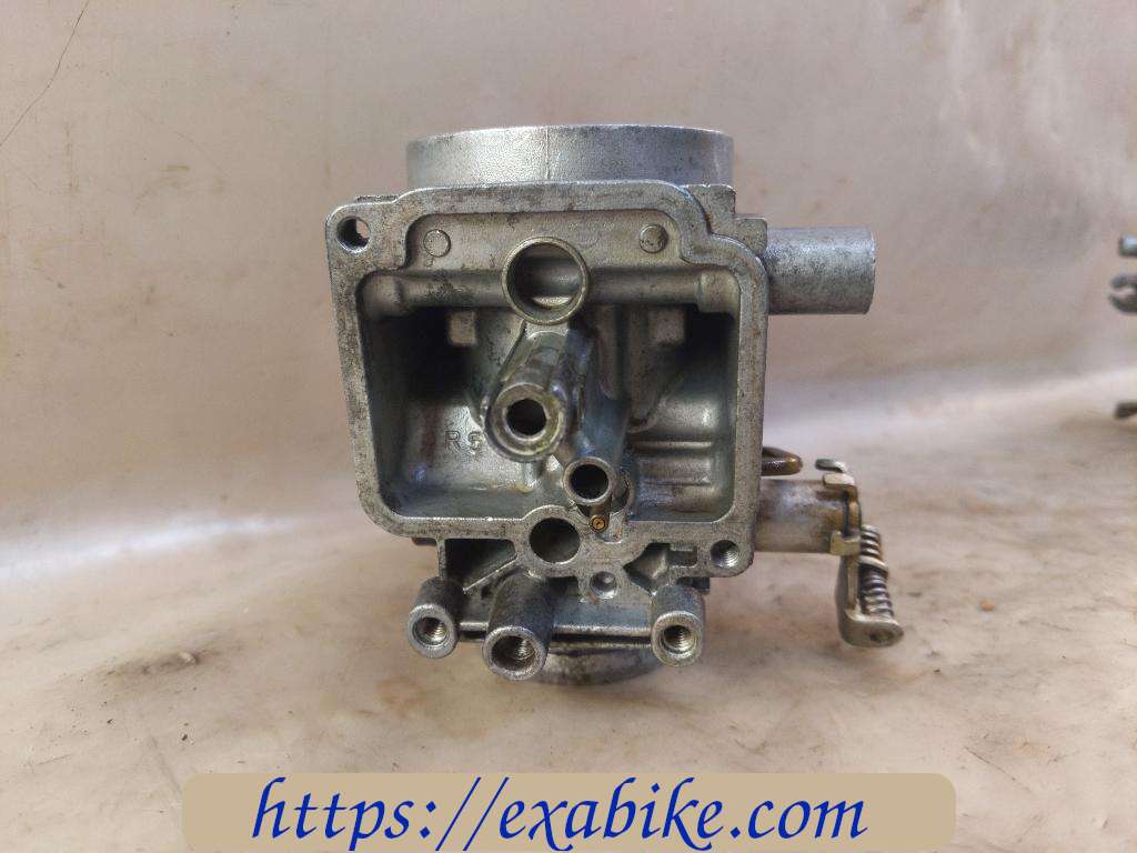 carburetor body, left Suzuki GSE 500 - photo 6