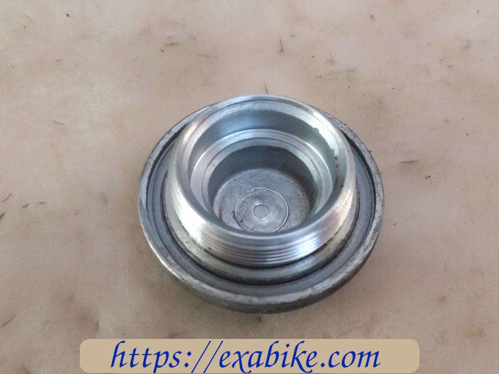 oil cap Piaggio Zip 50 - photo 2