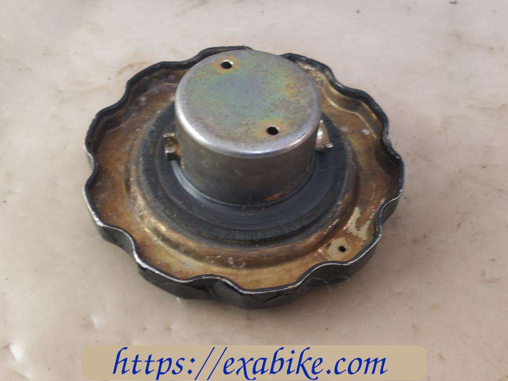 fuel tank cap Honda CX 500 - photo 2